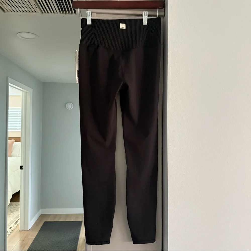 NWT Vuori Black Rib Studio Leggings - Picture 5 of 6